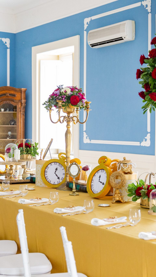 Sala De Vivis di Villa Feanda, ambiente sofisticato con dettagli classici